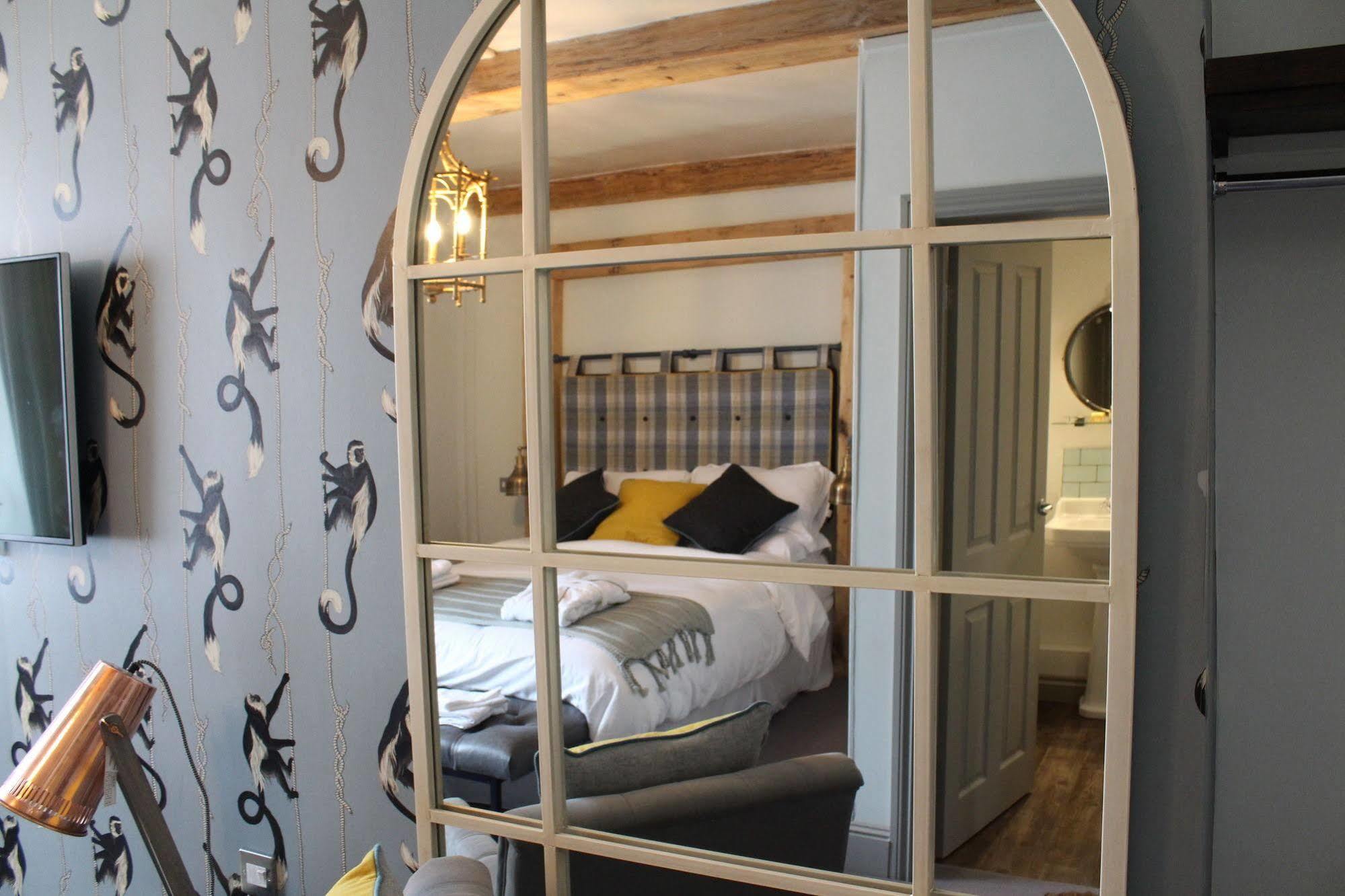 The Woodstock Arms Hotel ภายนอก รูปภาพ